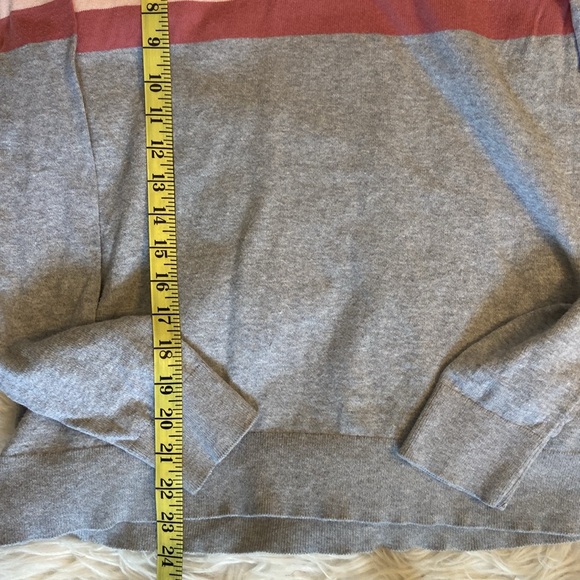Loft 100% Cotton Striped Gray Pink Lightweight Sweater Size Medium - Picture 5 of 7
